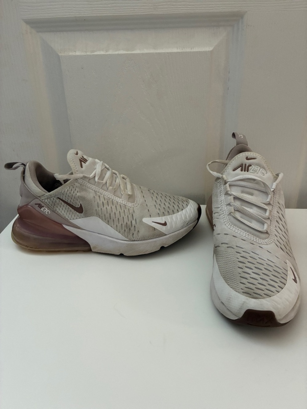 Nike Air Max 270 Sneakers in pink